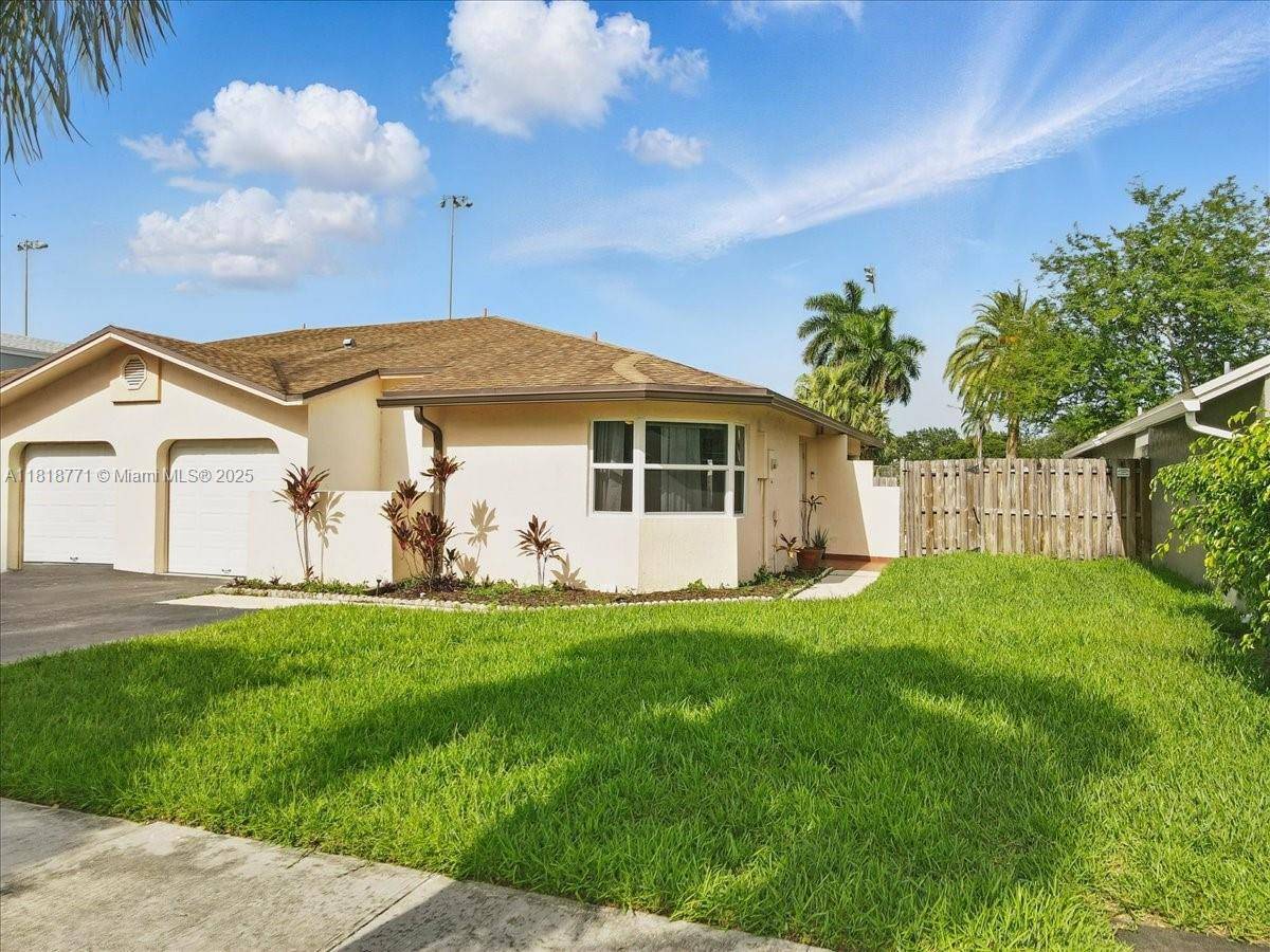 Cooper City, FL 33328,5874 SW 97th Ter