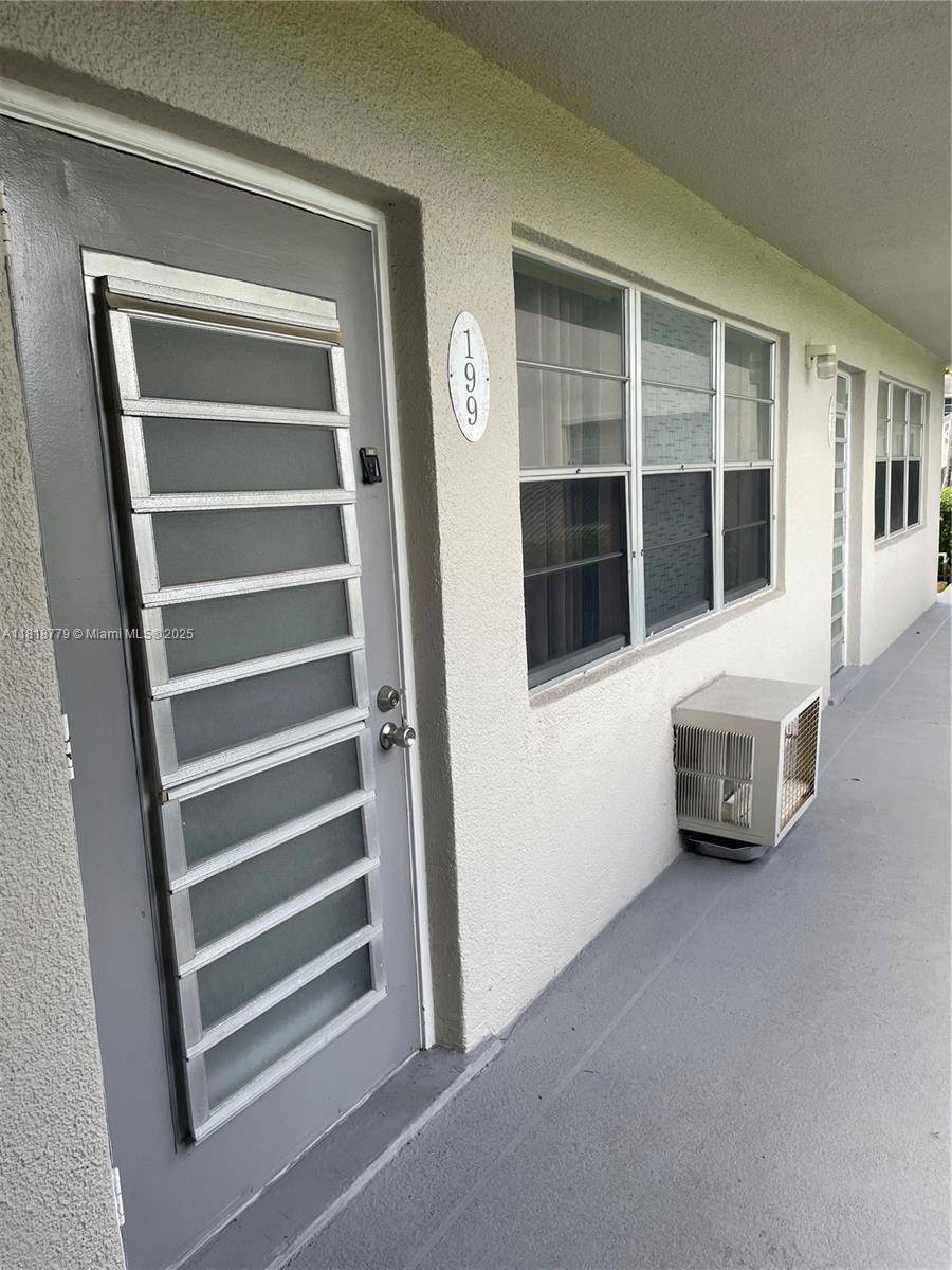 Deerfield Beach, FL 33442