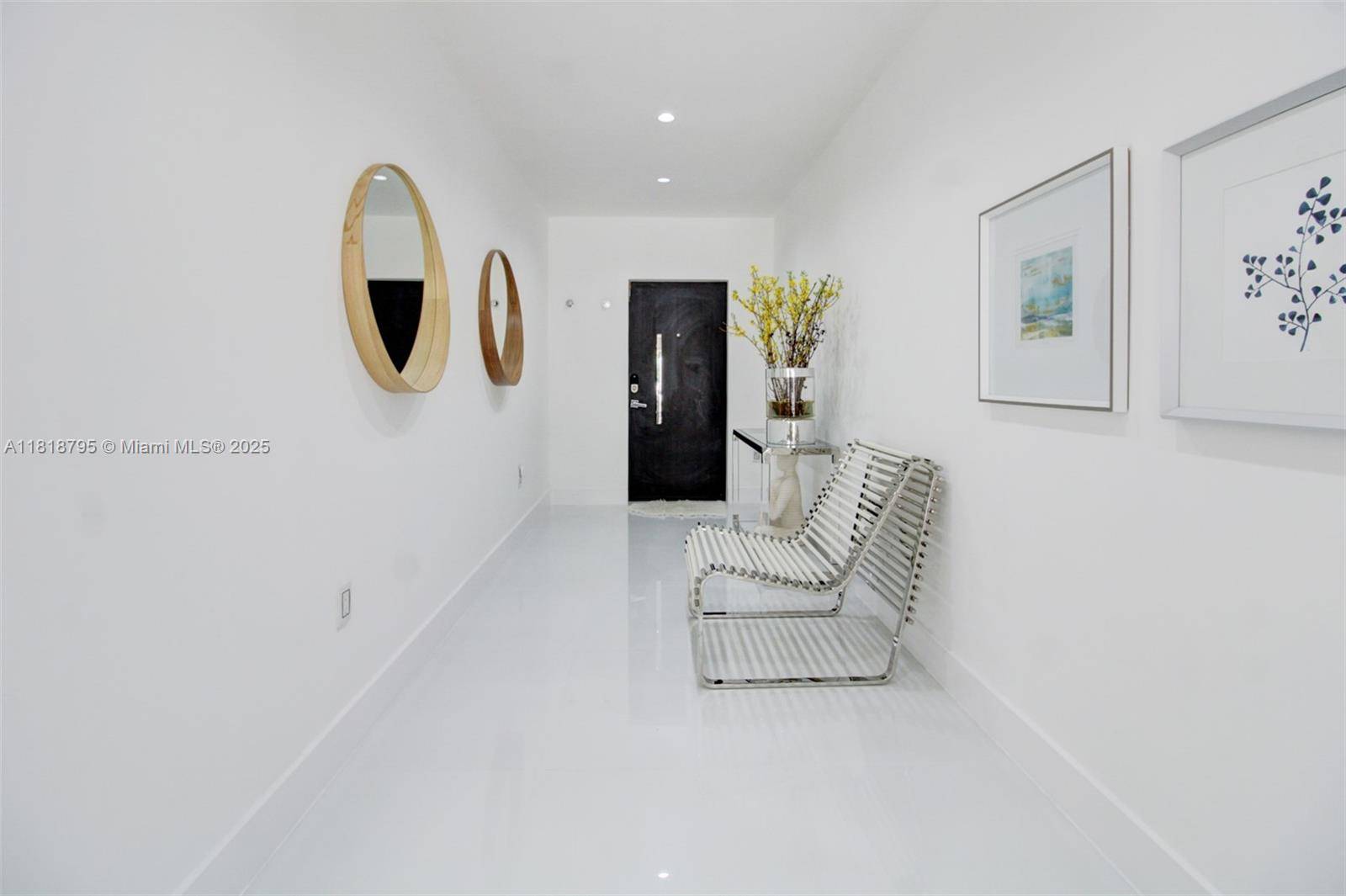 North Miami Beach, FL 33162,1187 NE 182nd St #182