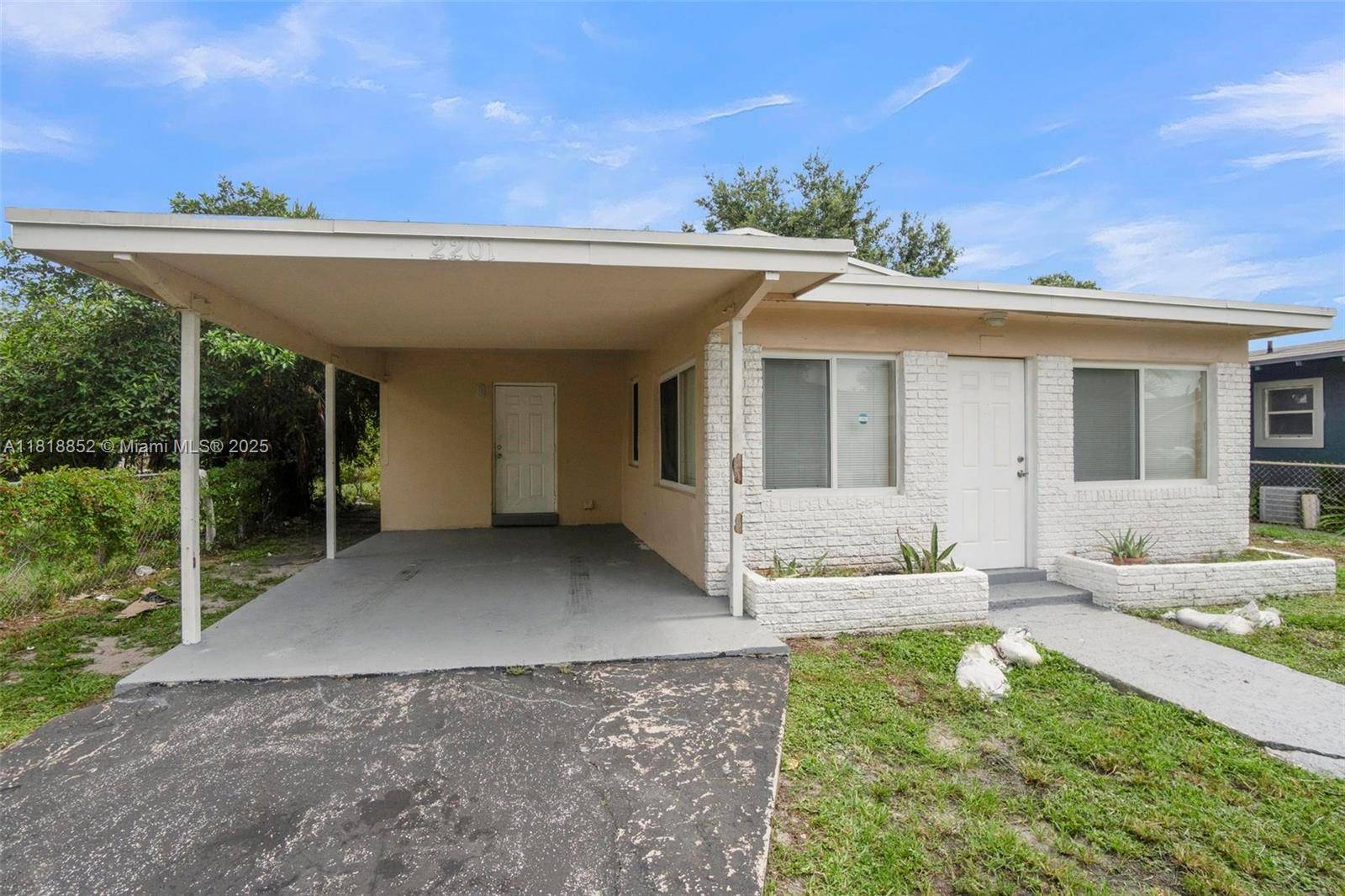 Fort Lauderdale, FL 33311,2201 NW 7th Ct