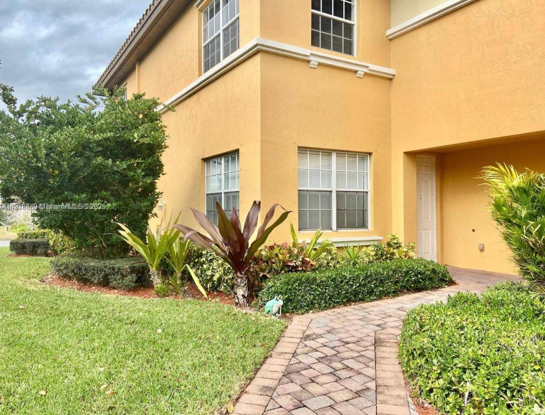 Parkland, FL 33076,8231 NW 127th Ln #33-A