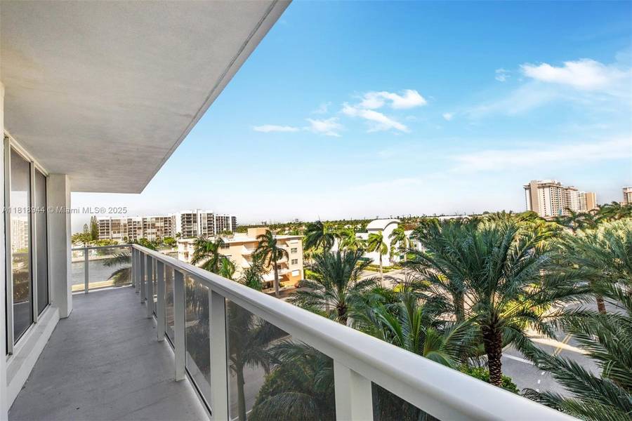 2751 S Ocean Dr #501N, Hollywood, FL 33019