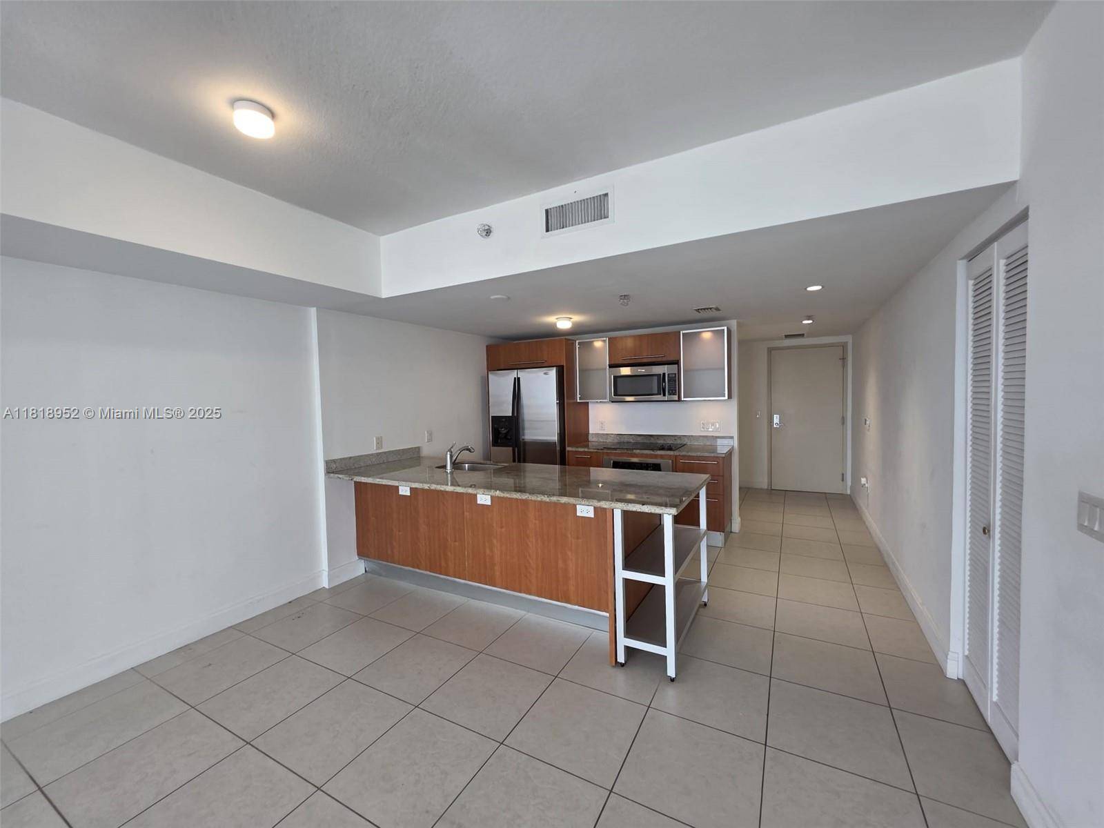 Miami, FL 33130,185 SW 7th St #3705