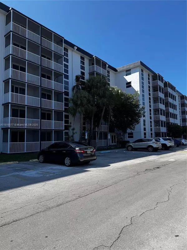16851 NE 23rd Ave #A516, North Miami Beach, FL 33160