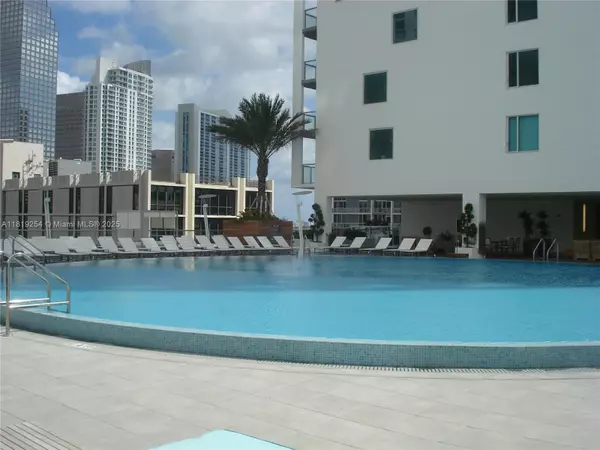 Miami, FL 33131,500 Brickell Ave #2008