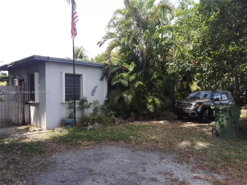 622 NE 11th St, Homestead, FL 33030