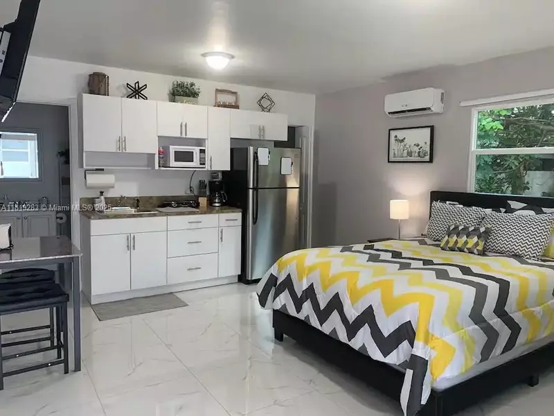 1762 NW 15th St #4, Miami, FL 33125