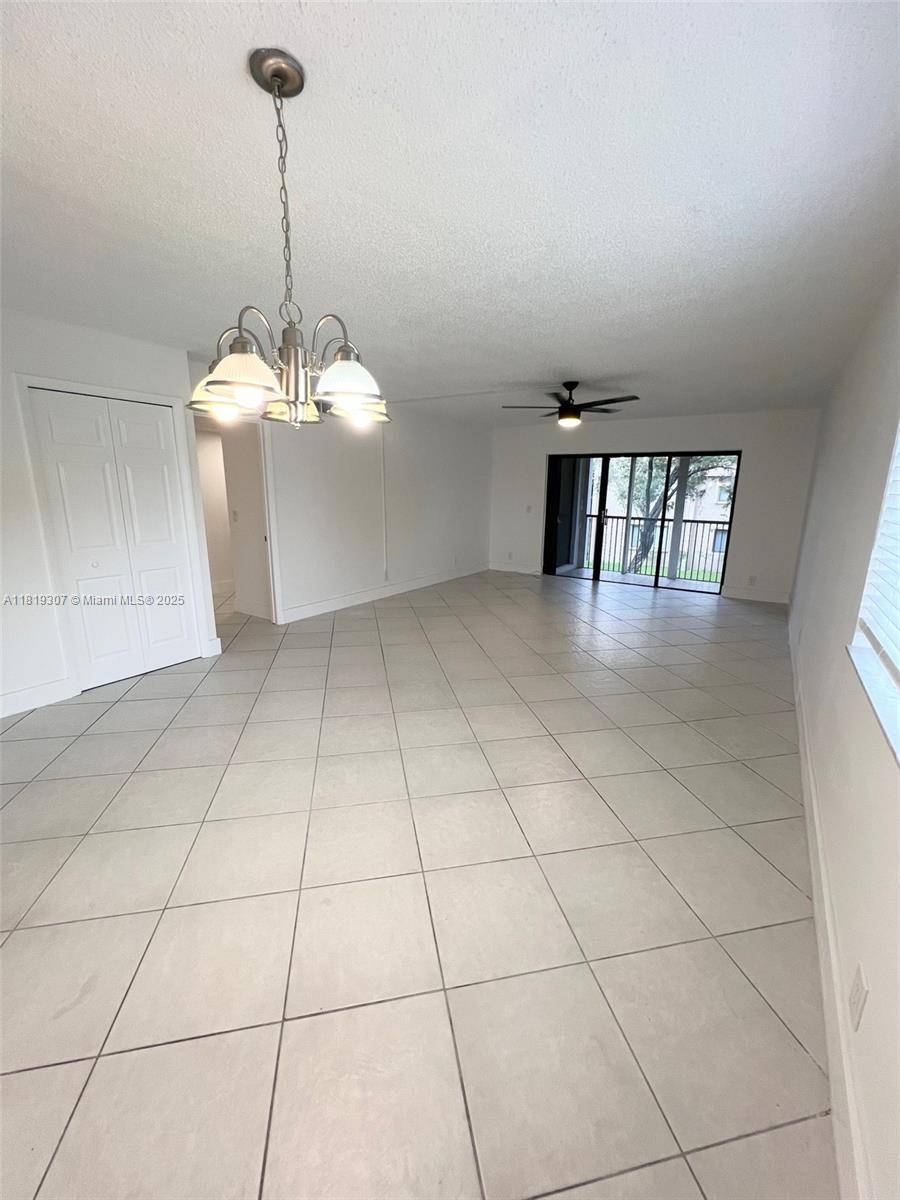 Weston, FL 33326,304 Racquet Club Rd #206