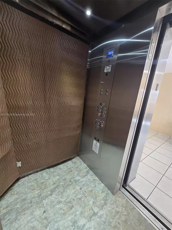 Miami, FL 33172,9688 Fontainebleau Blvd #409