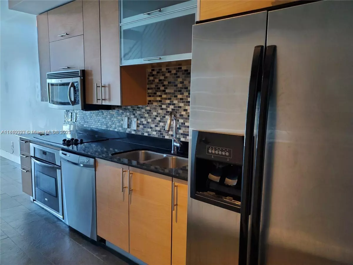 Miami, FL 33130,60 SW 13th St #2022