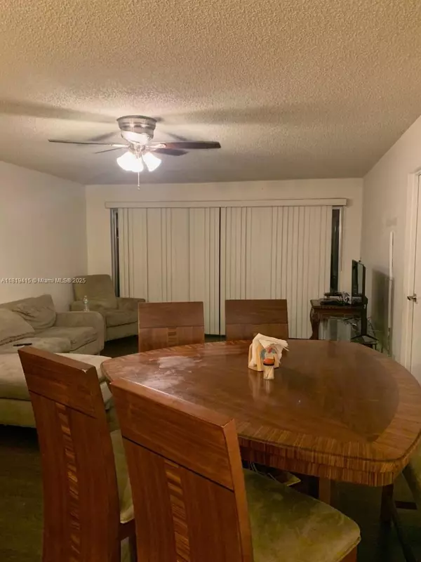 Tamarac, FL 33321,8300 Sands Point Blvd #K301