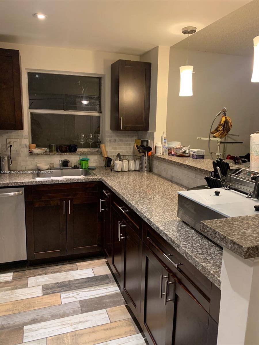 Tamarac, FL 33321,8300 Sands Point Blvd #K301