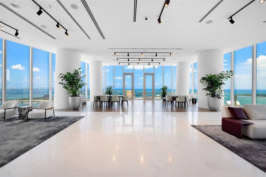 300 Biscayne Blvd Way #1005, Miami, FL 33131