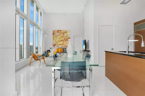 Miami, FL 33131,485 Brickell Ave #4004