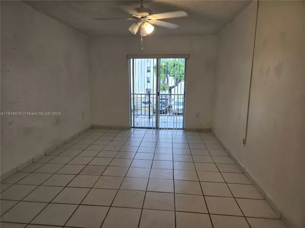 Hialeah, FL 33012,5755 W 20 Ave #206
