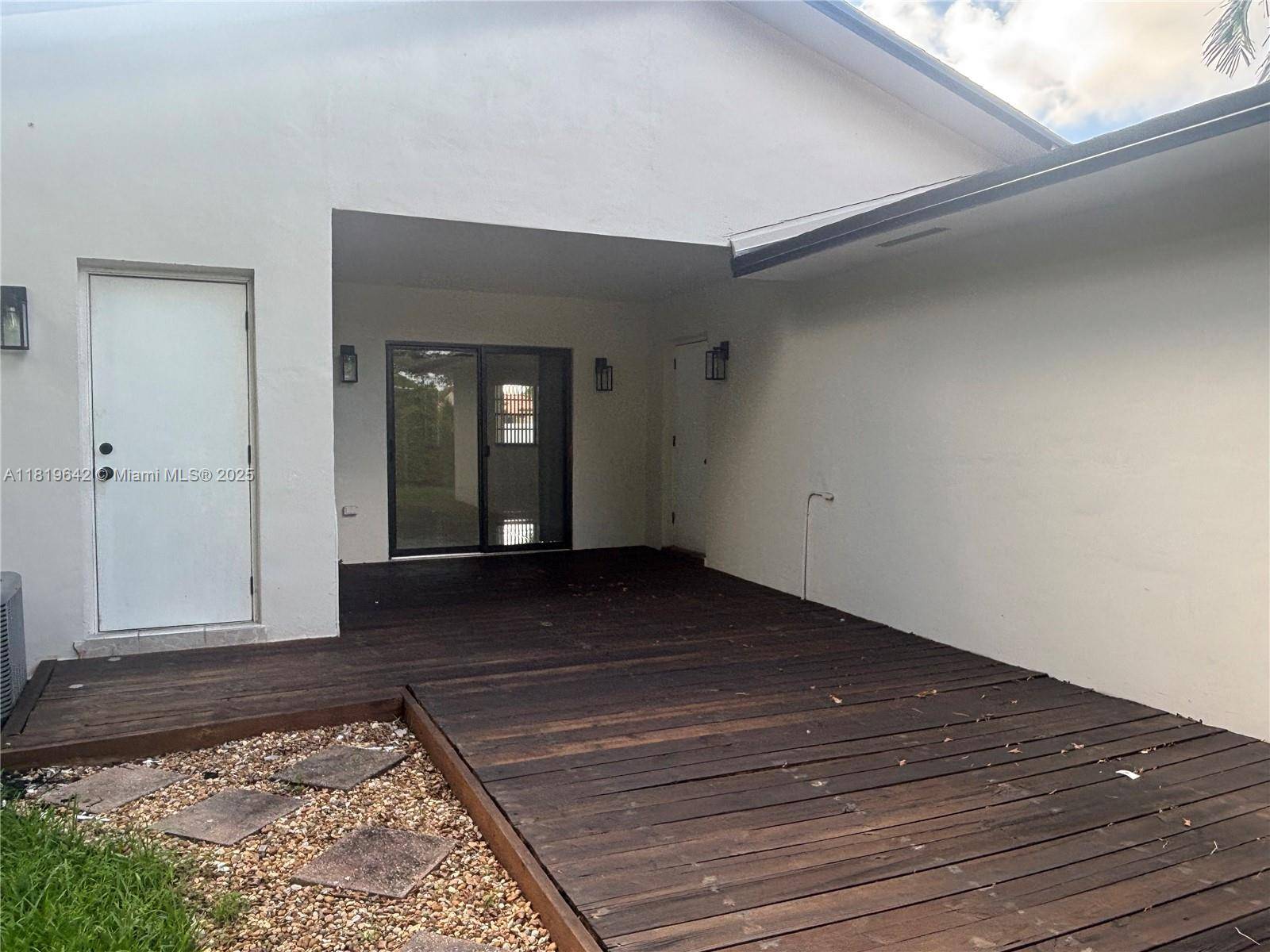 Miami, FL 33125,810 NW 31st Ave #2
