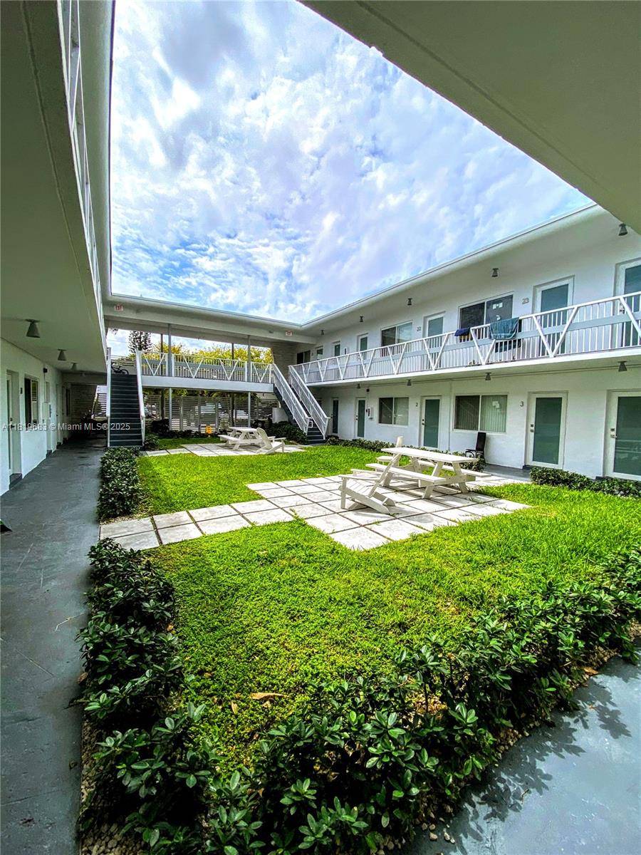 Miami Beach, FL 33141,7291 Gary Ave #6