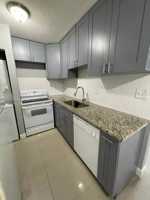 Pompano Beach, FL 33069,2720 NW 2nd St