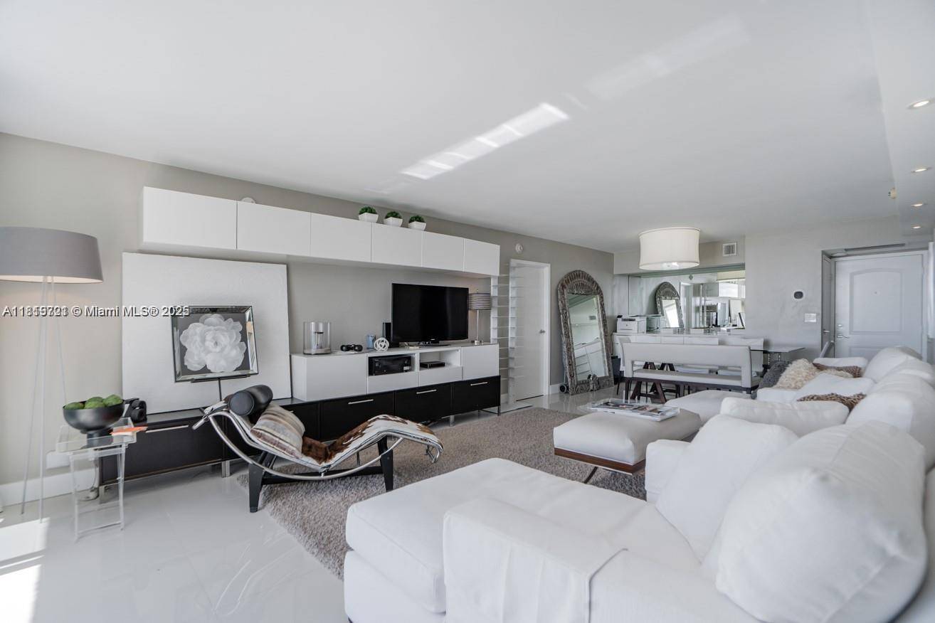 Sunny Isles Beach, FL 33160,100 Bayview Dr #1622
