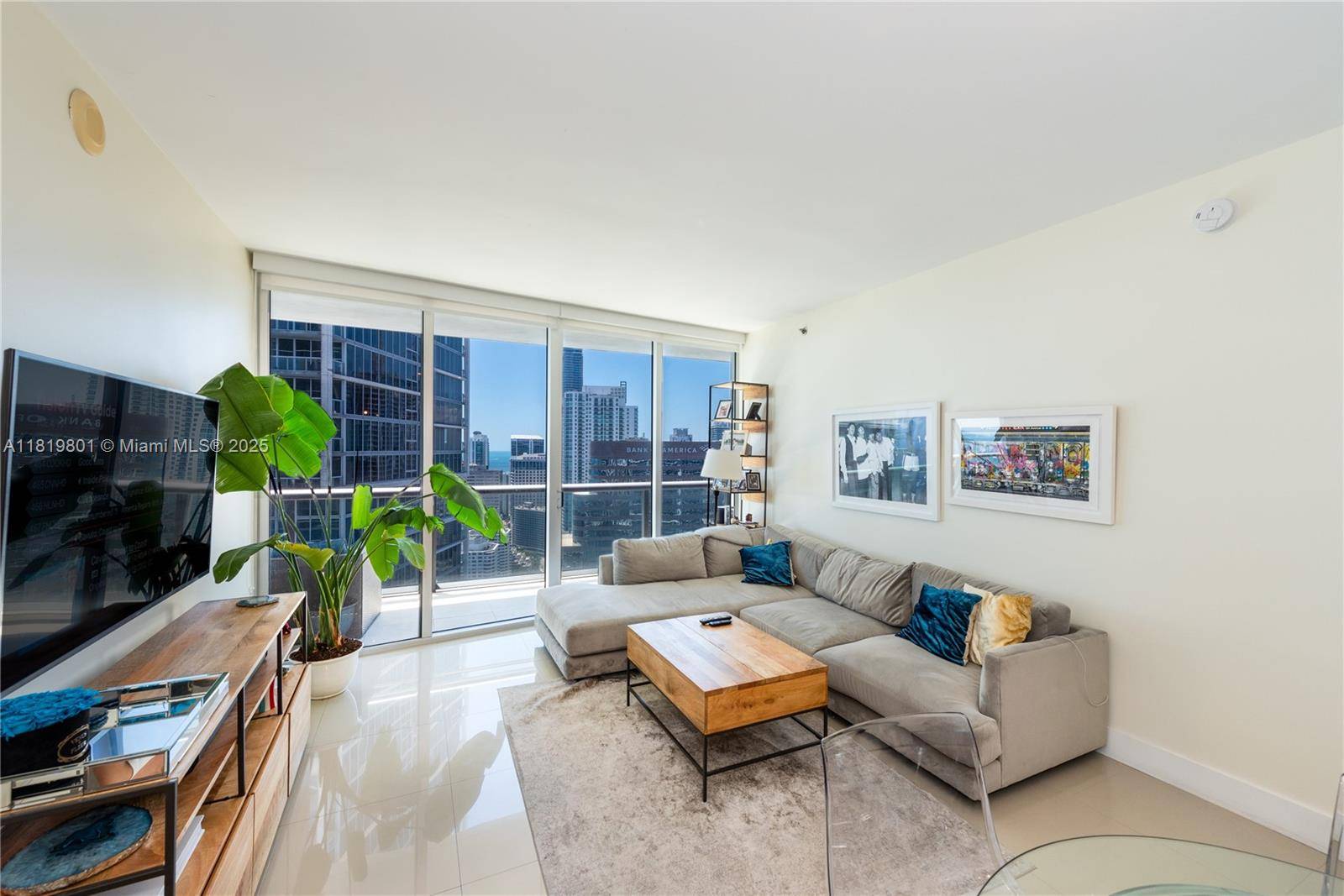 475 Brickell Ave #4213, Miami, FL 33131