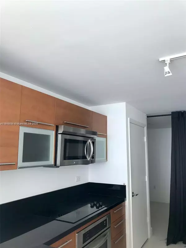 Miami, FL 33132,244 Biscayne Blvd #803