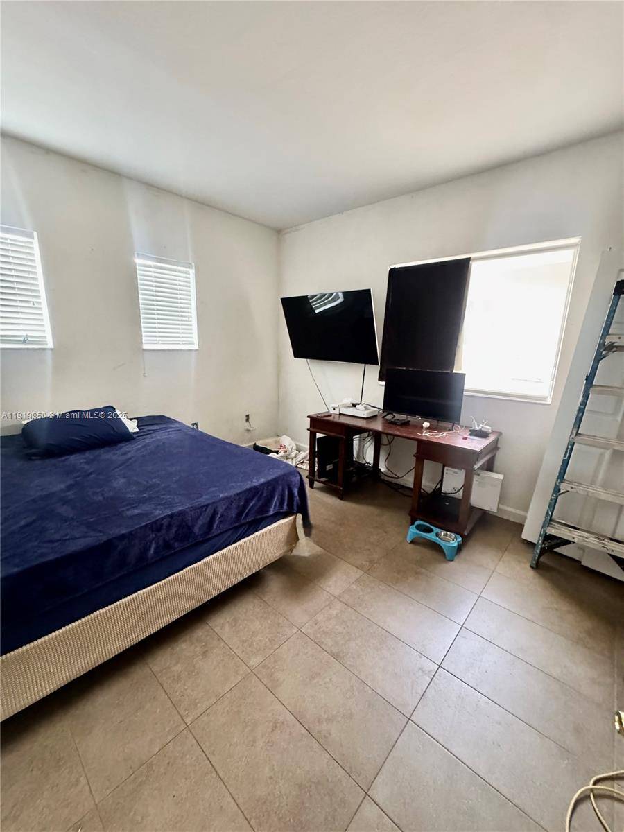Homestead, FL 33033,373 NE 35th Ave