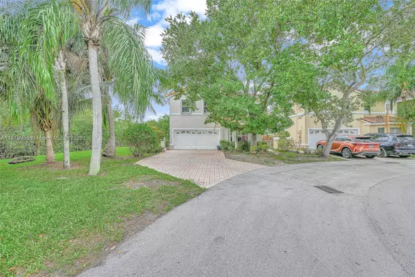 Hollywood, FL 33019,1151 W Lake St