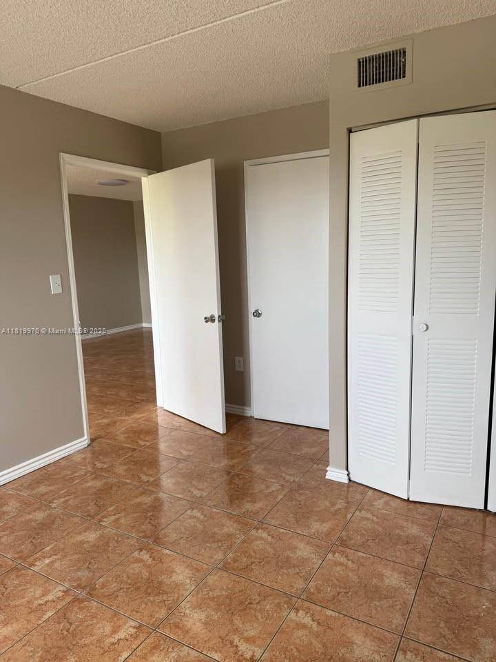 Hialeah, FL 33015,6195 NW 186th St #414