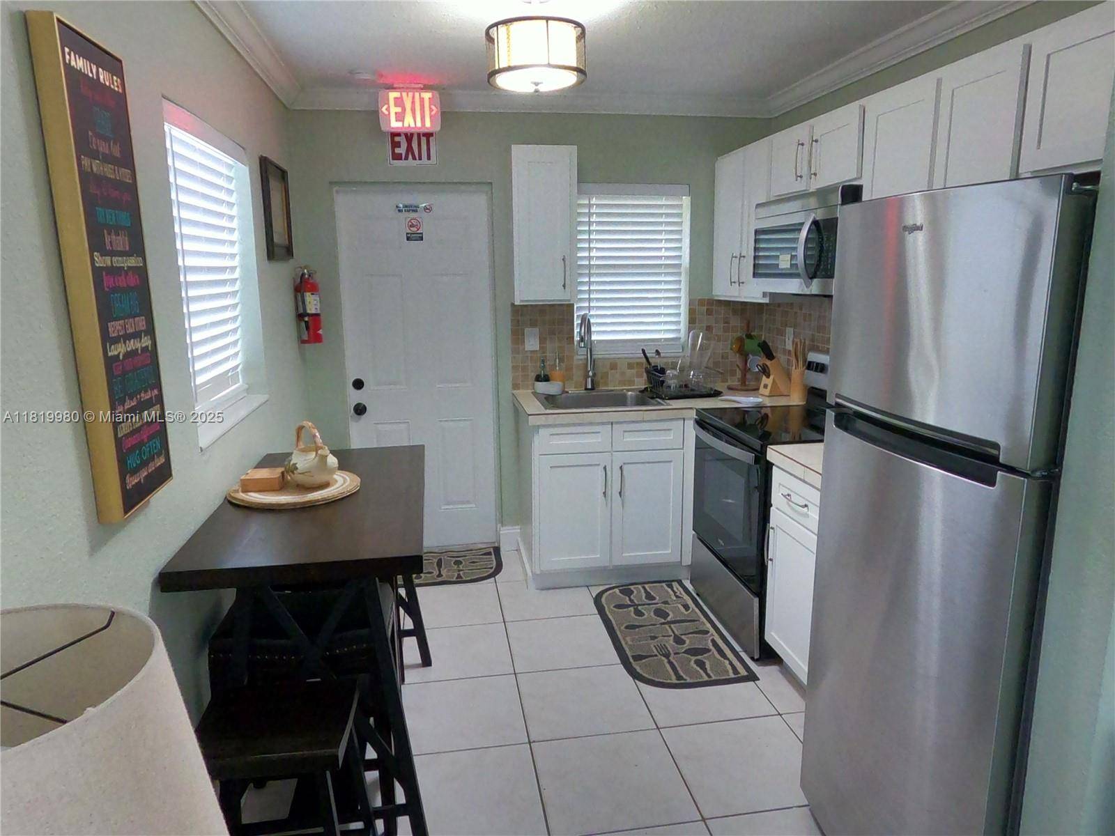 Hollywood, FL 33023,6101 Rodman St #3