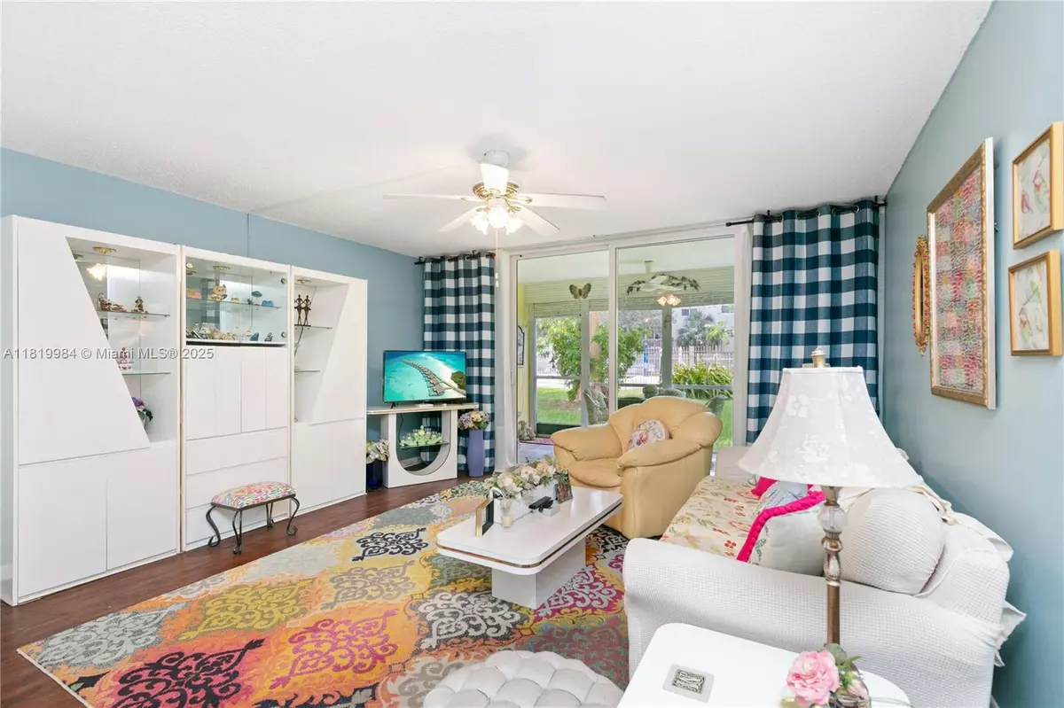 Hallandale Beach, FL 33009,1001 NE 14th Ave #107