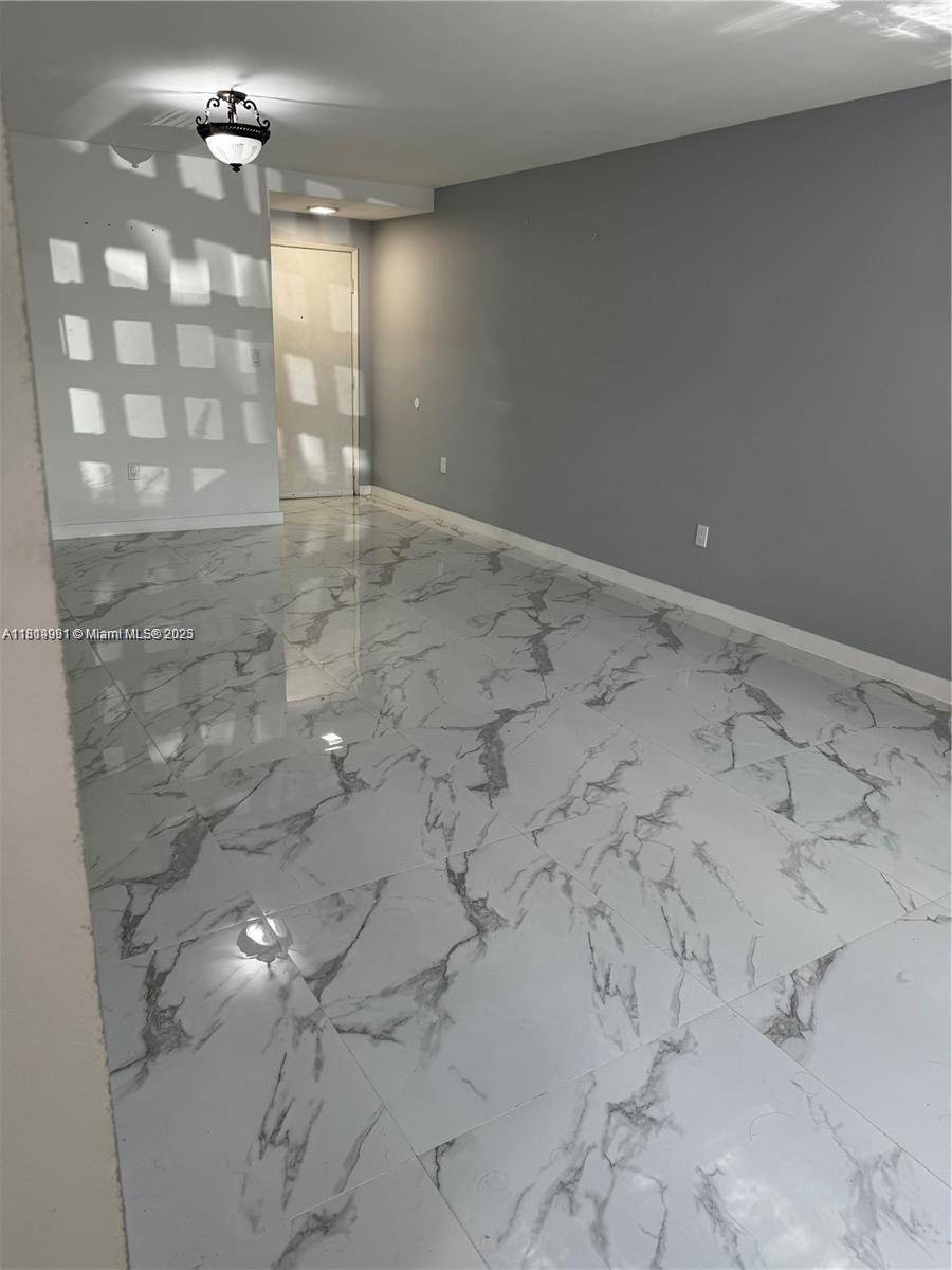 Miami, FL 33172,10257 NW 9th St Cir #102-10
