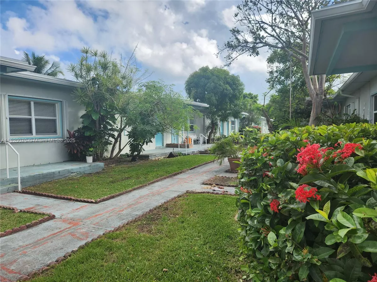 Miami Beach, FL 33141,1239 Marseille Dr #4