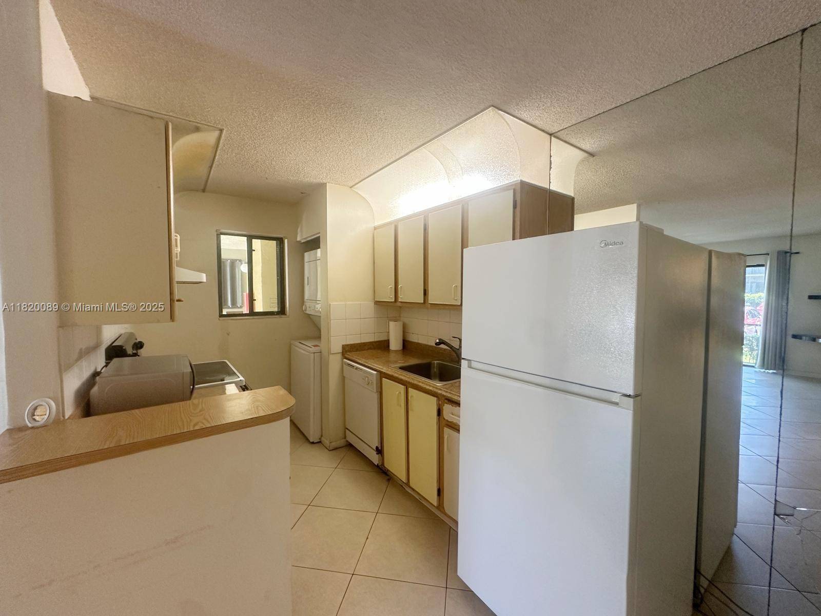 Deerfield Beach, FL 33441,523 Trace Cir #105