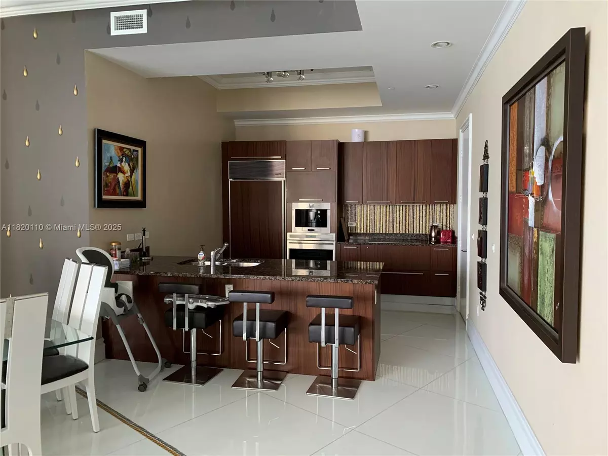 Sunny Isles Beach, FL 33160,16001 Collins Ave #3203