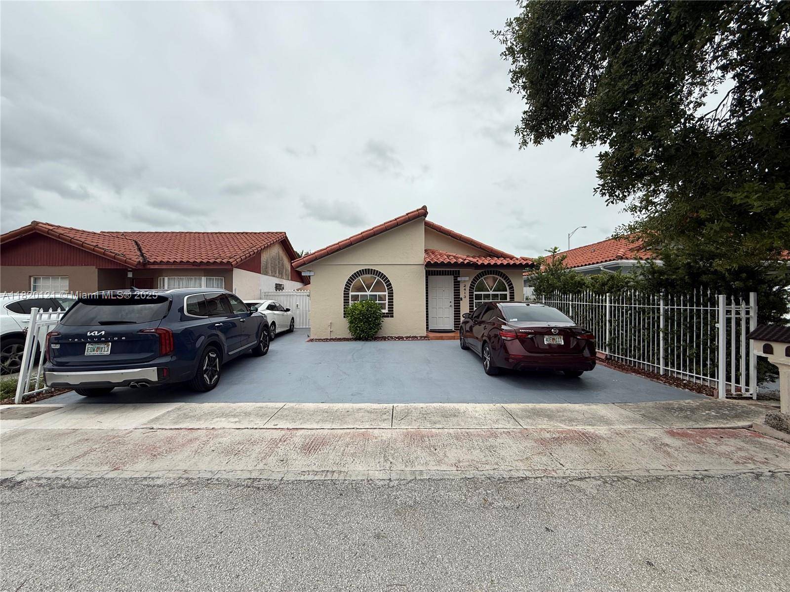 Hialeah, FL 33016,2413 W 73rd Pl