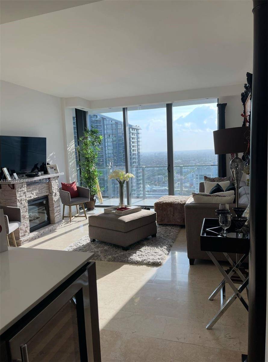 Miami, FL 33131,68 SE 6th St #3606