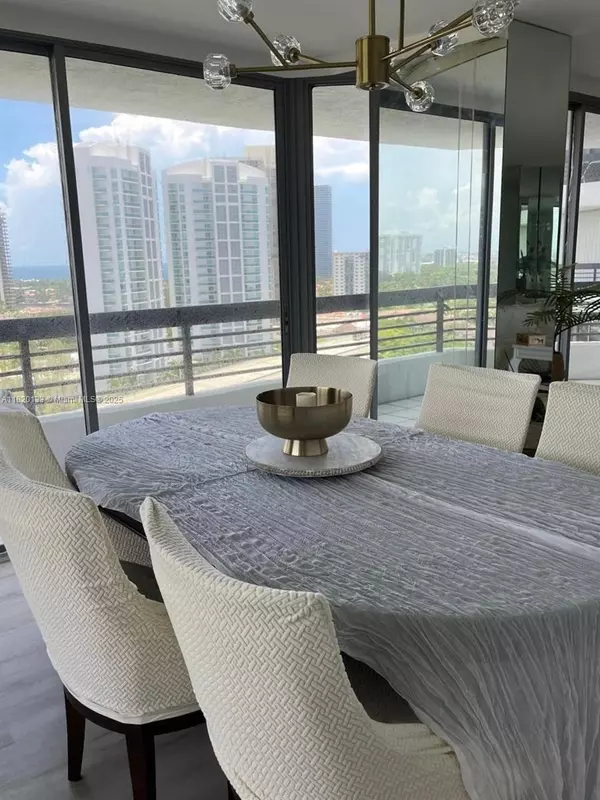 Aventura, FL 33180,3500 Mystic Pointe Dr #1804