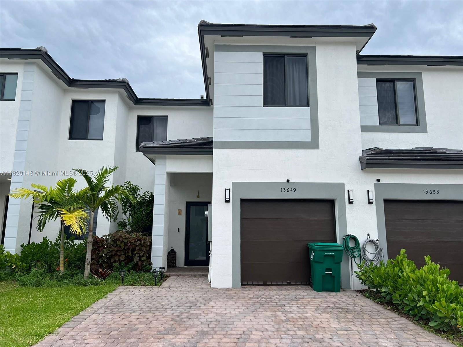 13649 SW 157th Pl, Miami, FL 33196
