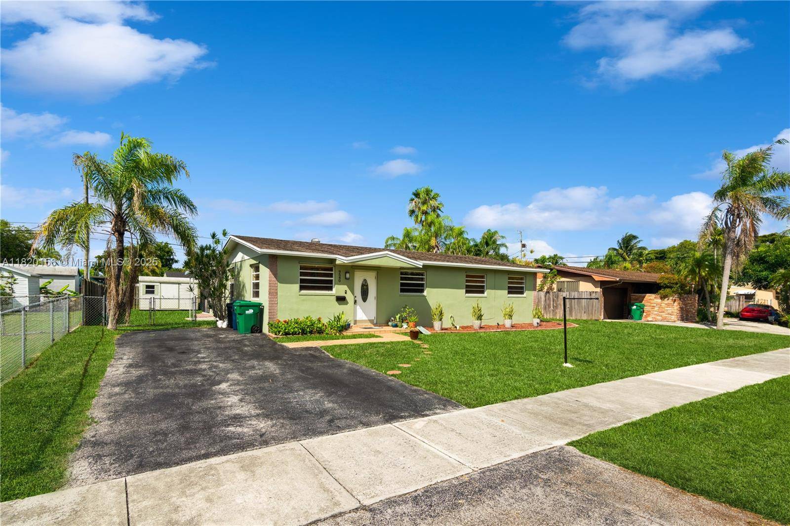 Cutler Bay, FL 33157,9540 Lisa Rd