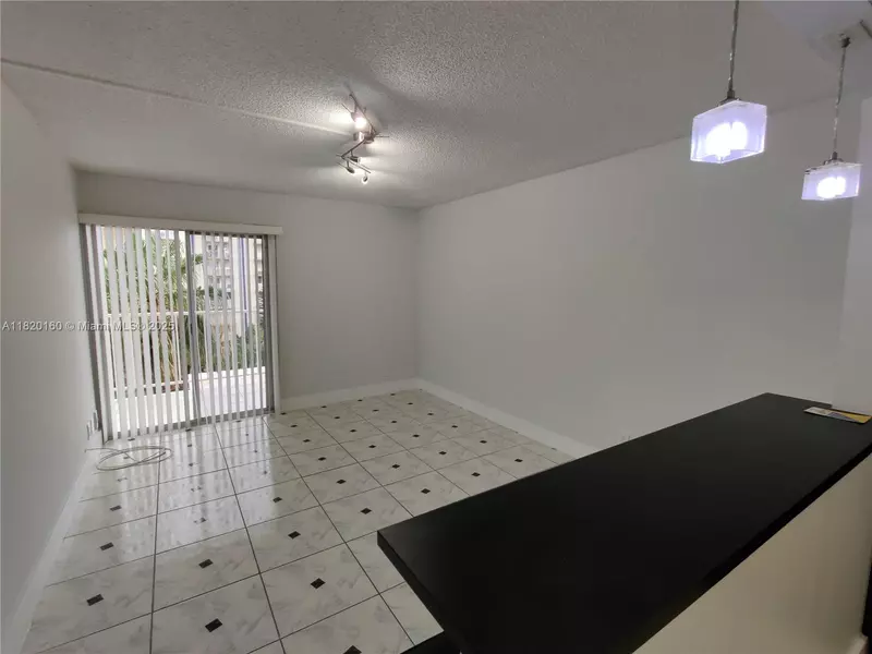 801 NW 47th Ave #W611, Miami, FL 33126