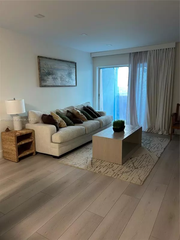 Sunny Isles Beach, FL 33160,400 Kings Point Dr #1517