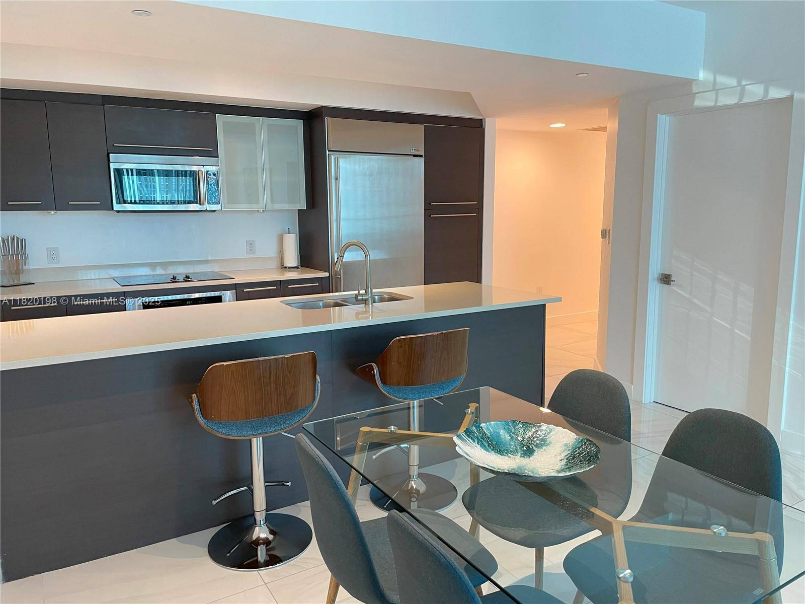 Miami, FL 33131,500 Brickell Ave #1905