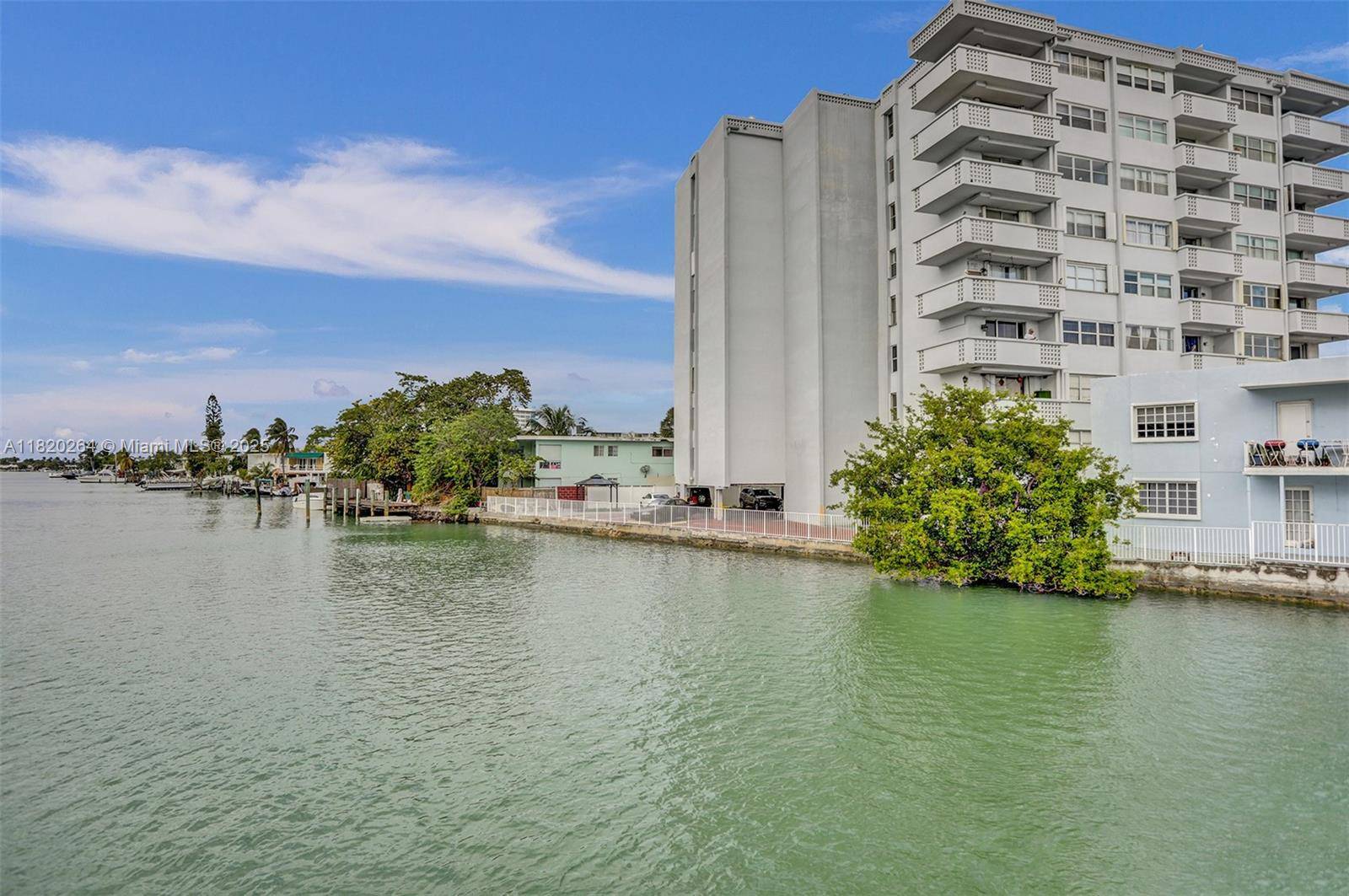 Miami Beach, FL 33141,7118 Bonita Dr #405