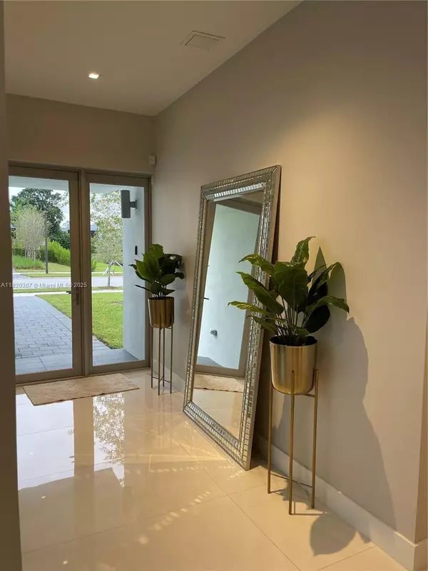 Weston, FL 33326,16639 N Botaniko Dr N