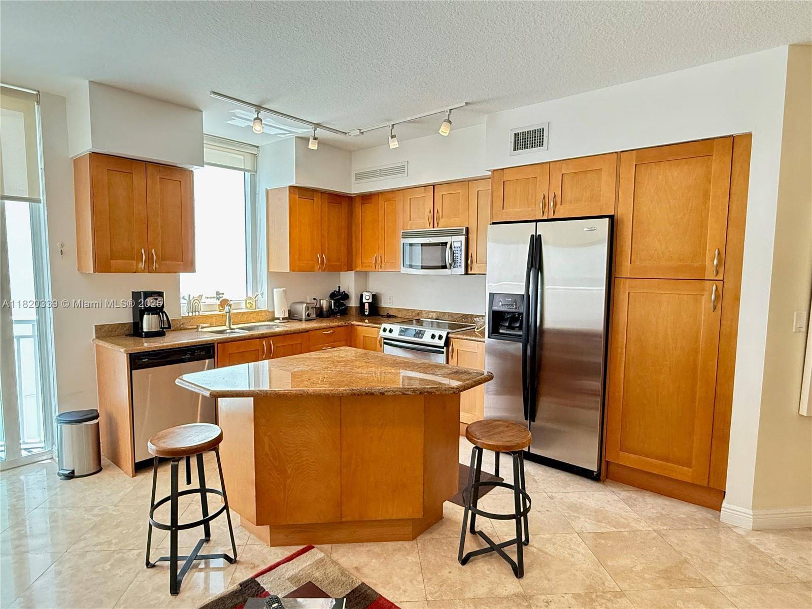 Hallandale Beach, FL 33009,1755 E Hallandale Beach Blvd #207E