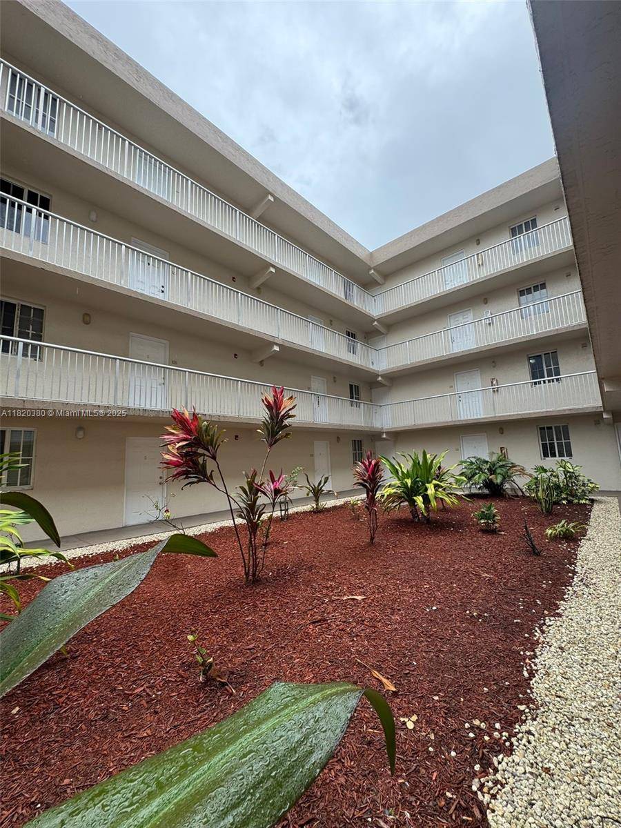 6195 NW 186th St #116, Hialeah, FL 33015