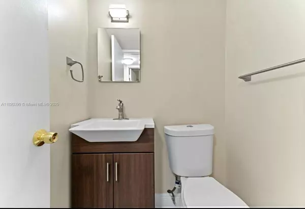 Palm Springs, FL 33461,100 E Village Green Cir E #111