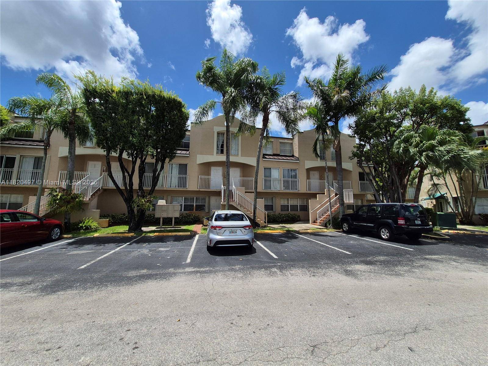 Miami, FL 33126,8660 NW 6th Ln #5-206