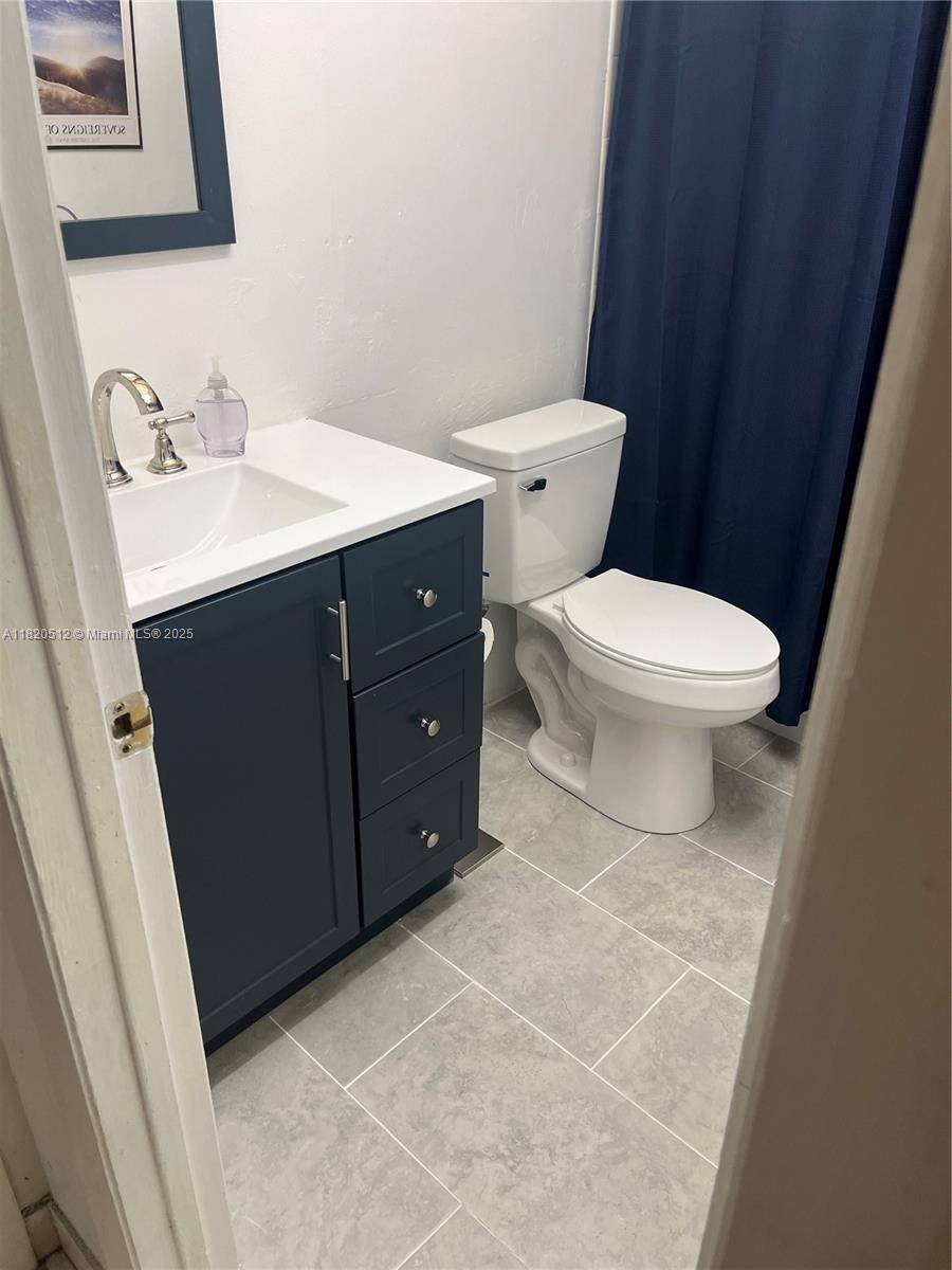 Plantation, FL 33313,7450 NW 17th St #107