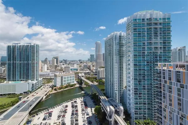 Miami, FL 33131,68 SE 6 Street #2212